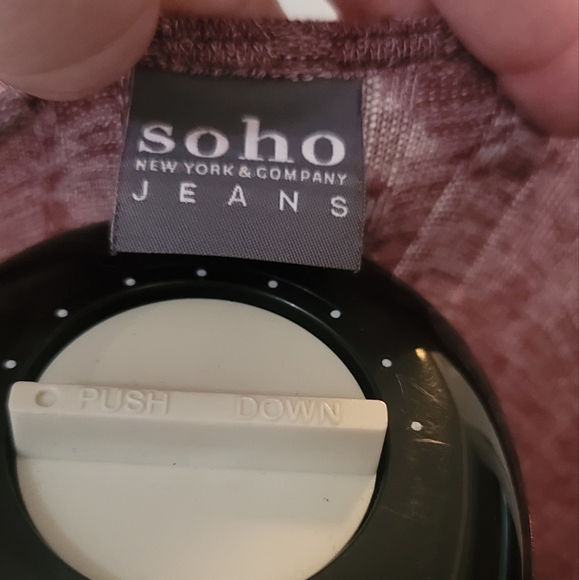 Burgandy/pink sweater with light pink trim - Picture 5 of 6